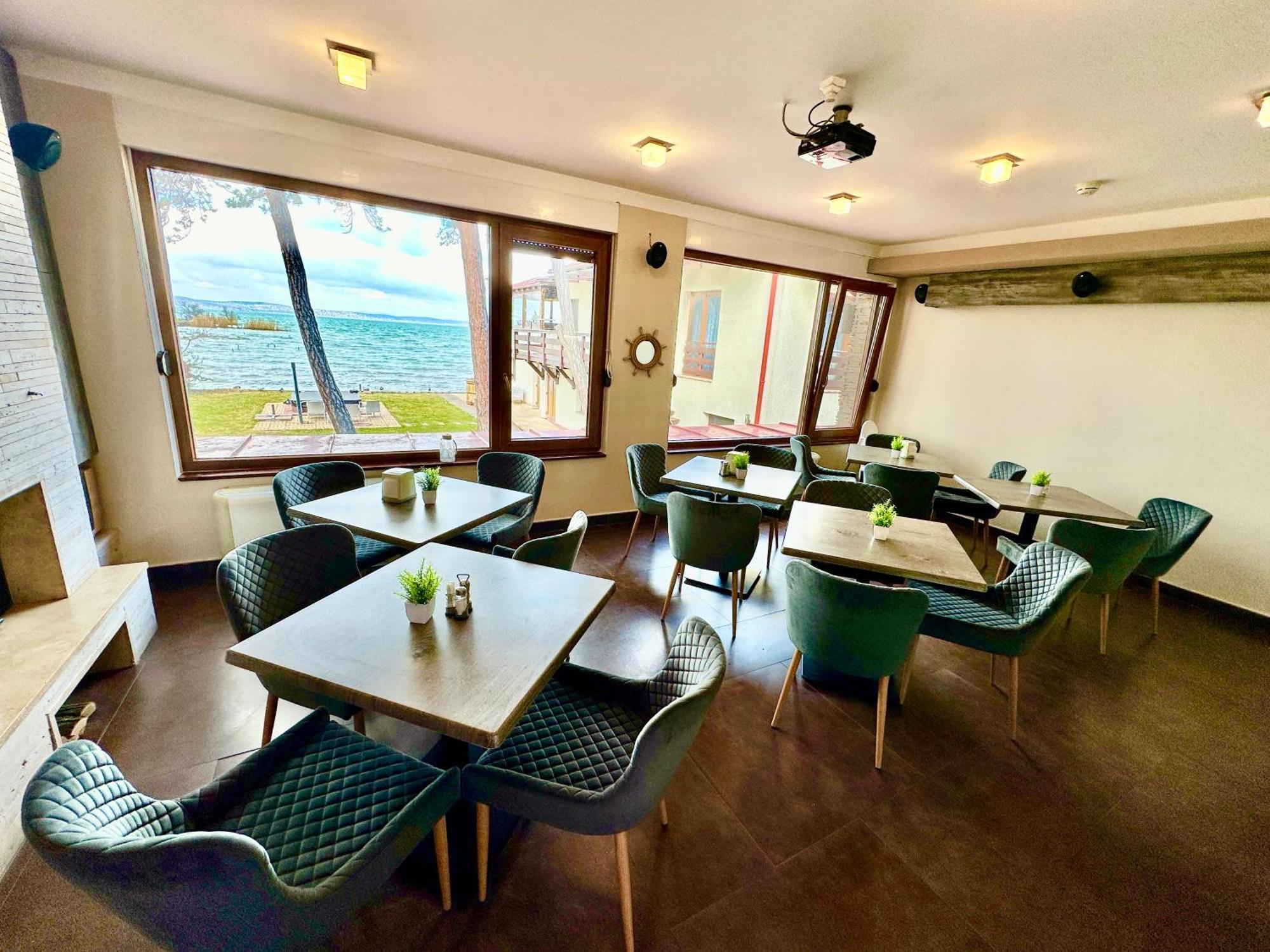 Royal Mediterran Siófok Zewnętrze zdjęcie